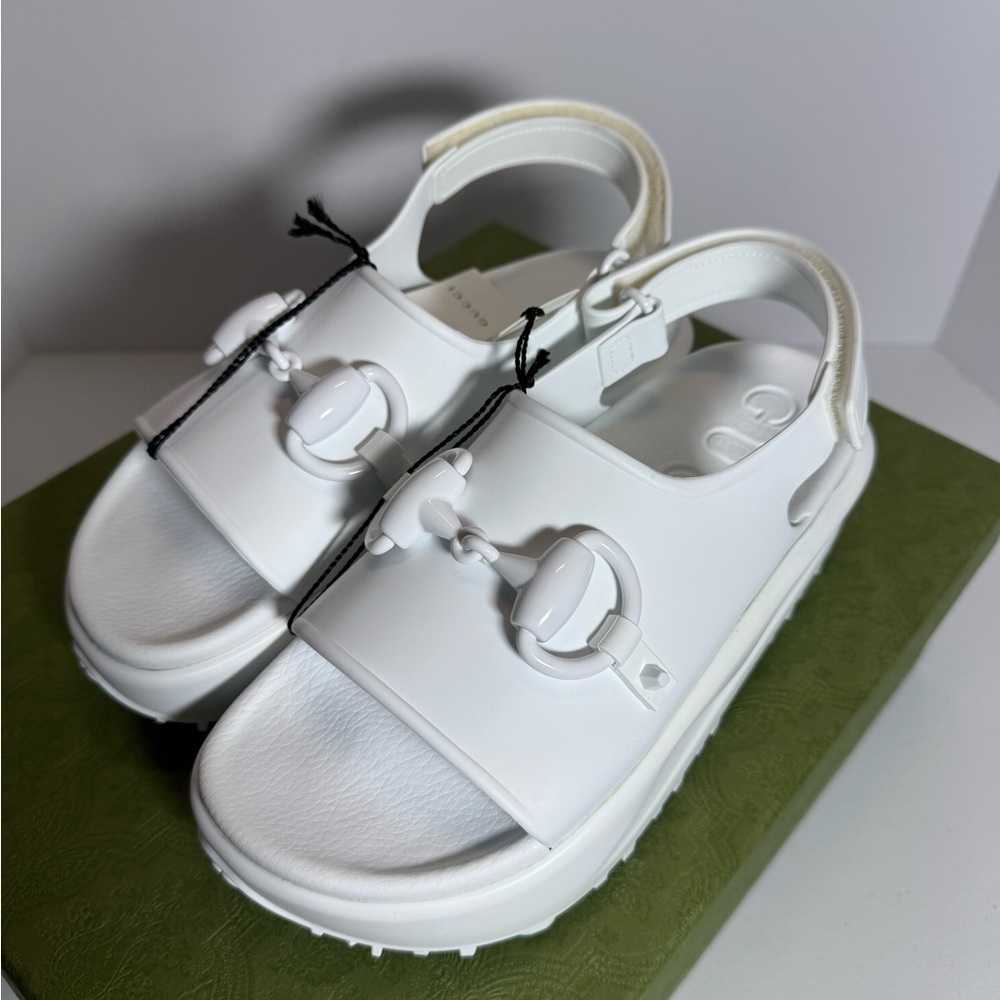 CLEARANCE !
White GUCCI Platform Sandals size 37 - Picture 6 of 8